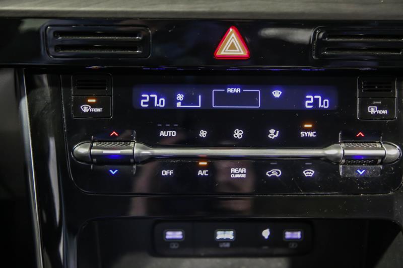 kia Carnival 2022 - 24