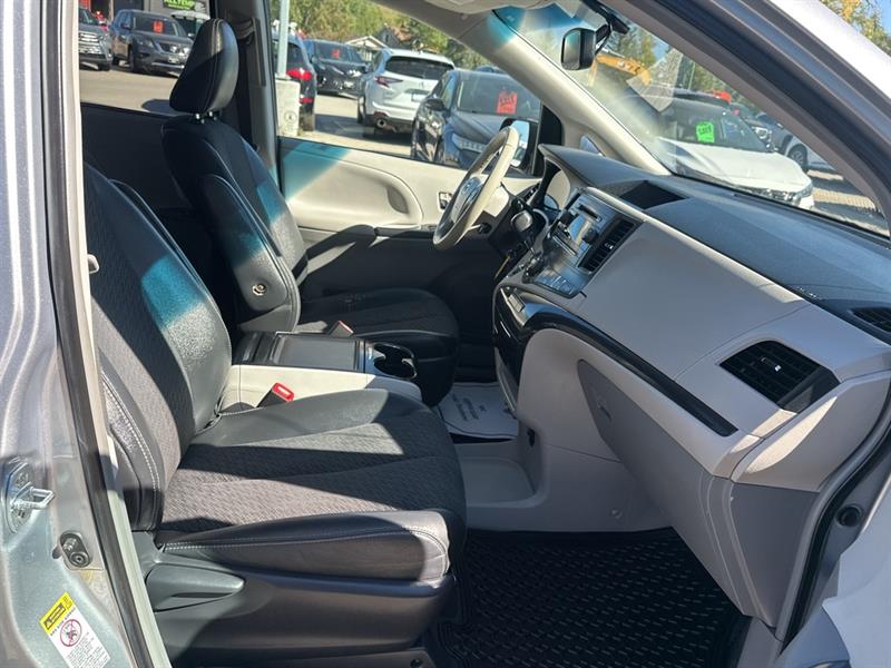 toyota Sienna 2014 - 24