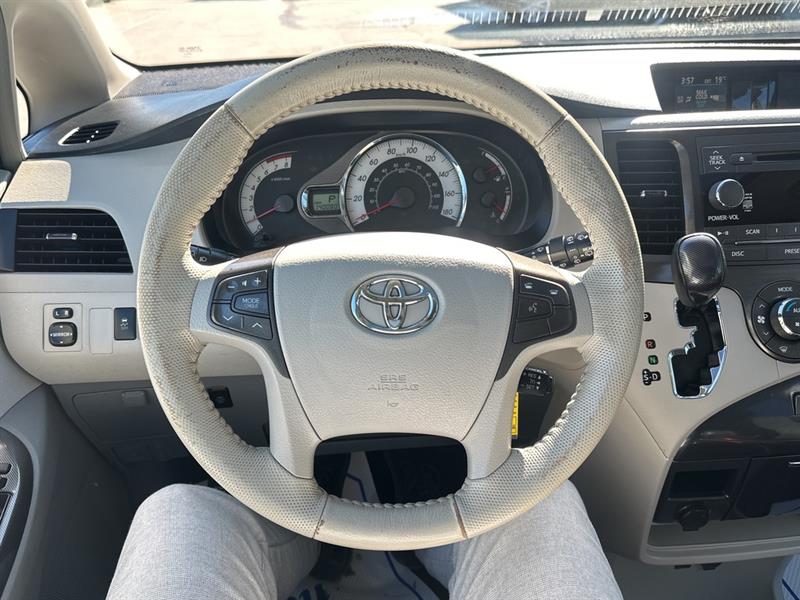toyota Sienna 2014 - 27