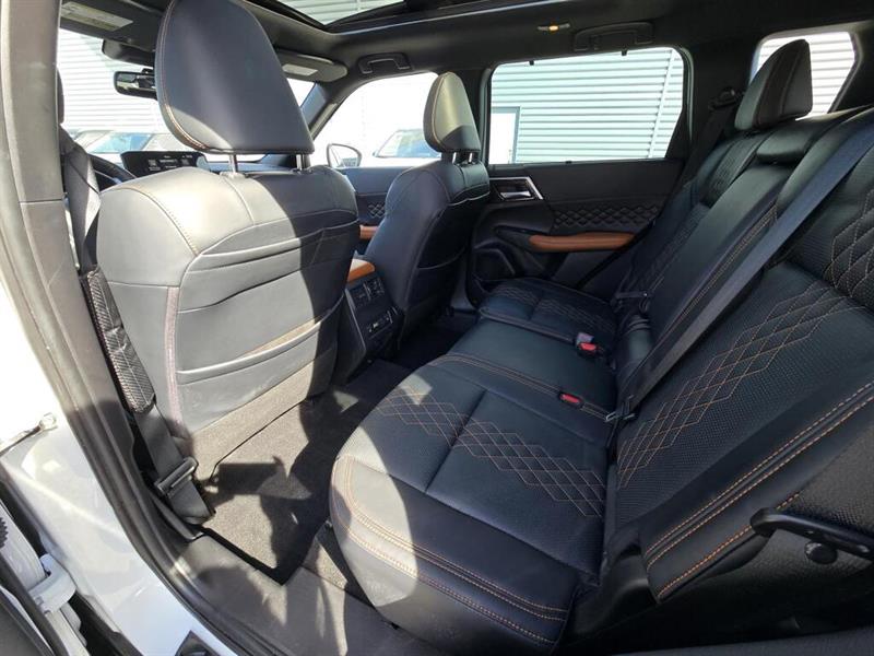 mitsubishi Outlander 2023 - 12