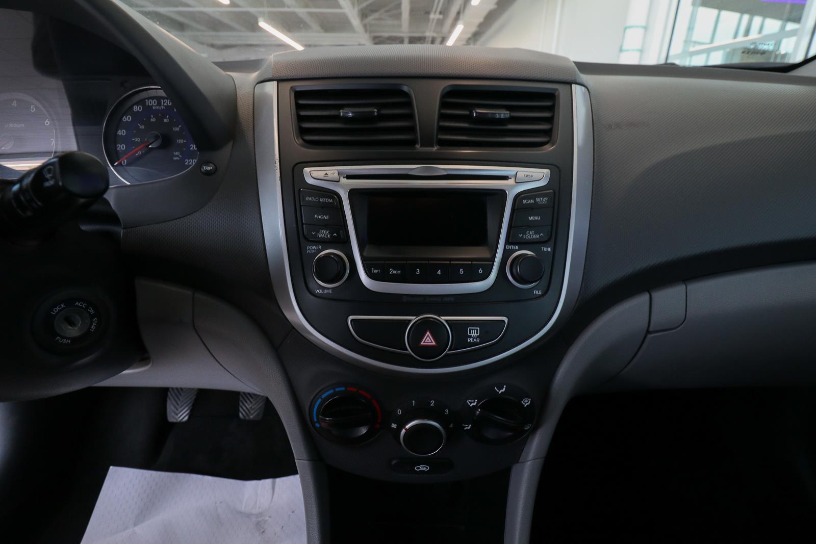 hyundai Accent 2014 - 12