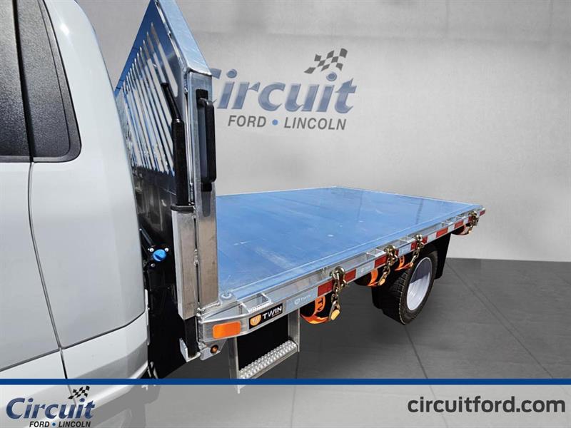 ford F-550 2024 - 12