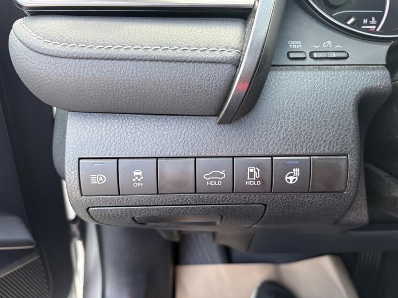 toyota Camry 2021 - 12