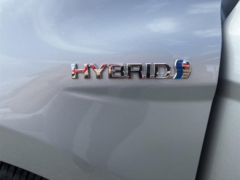 toyota Camry 2021 - 25