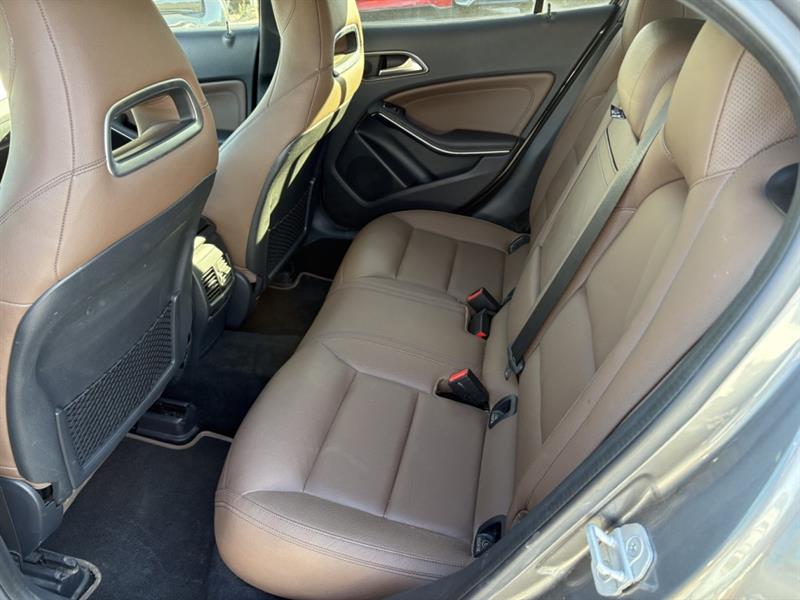 mercedes-benz GLA 2016 - 9