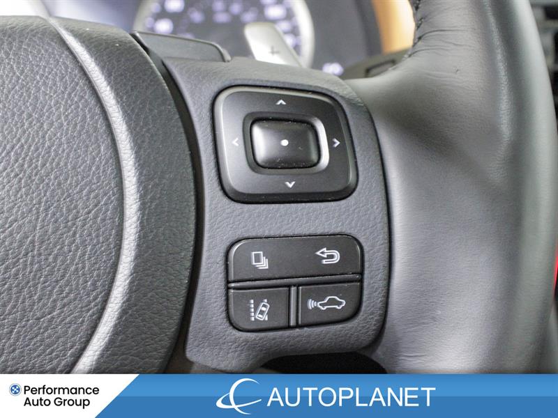 lexus IS 300 2023 - 32