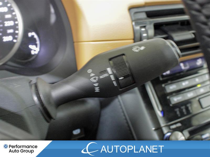 lexus IS 300 2023 - 33