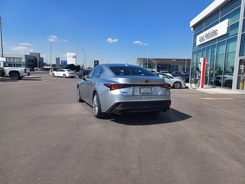 lexus IS 300 2022 - 3