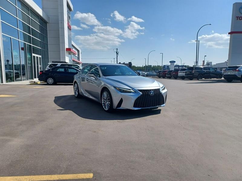 lexus IS 300 2022 - 7