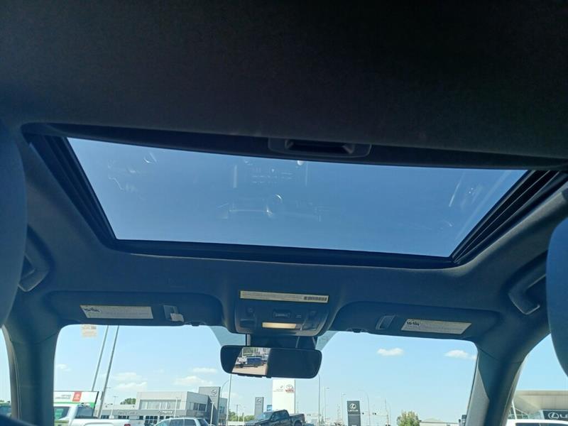 lexus IS 300 2022 - 17