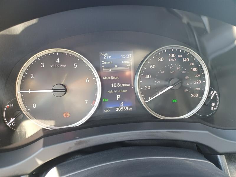 lexus IS 300 2022 - 19