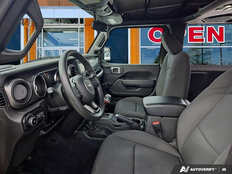 jeep Wrangler 2022 - 13