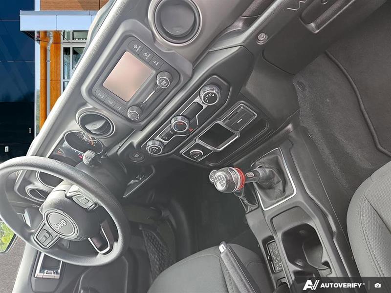 jeep Wrangler 2022 - 18