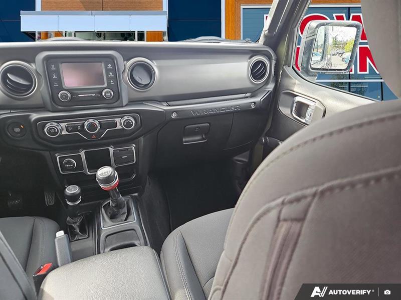 jeep Wrangler 2022 - 25