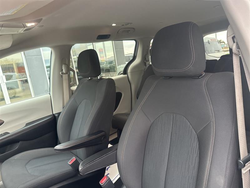 chrysler Pacifica 2017 - 5