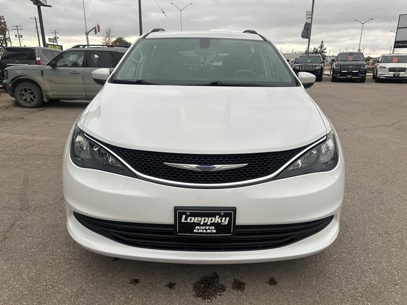 chrysler Pacifica 2017 - 9
