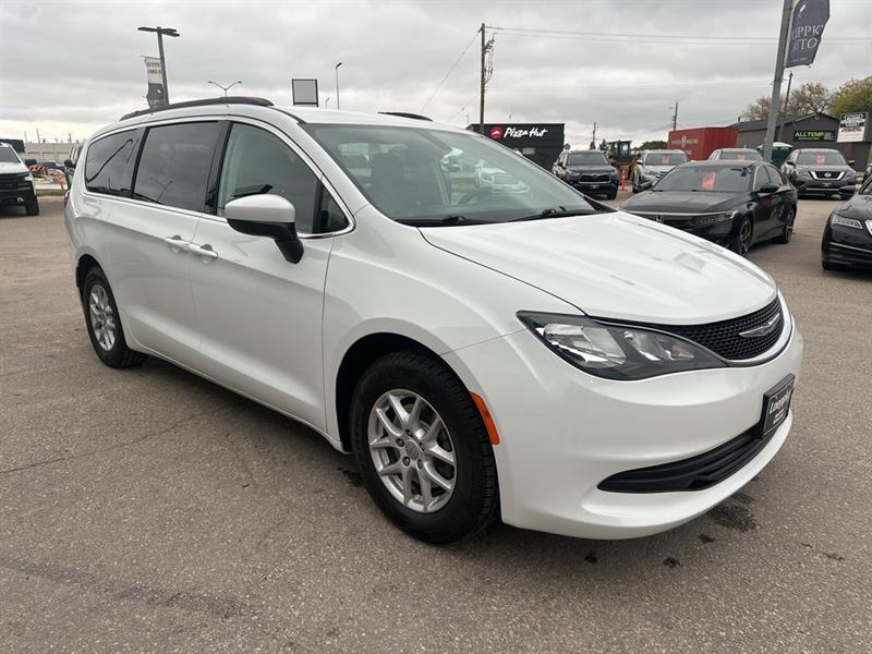 chrysler Pacifica 2017 - 10