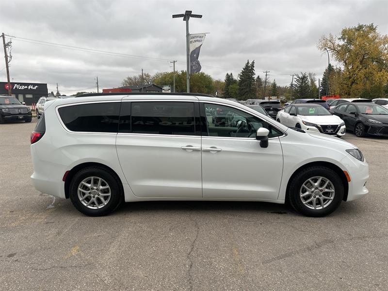 chrysler Pacifica 2017 - 12