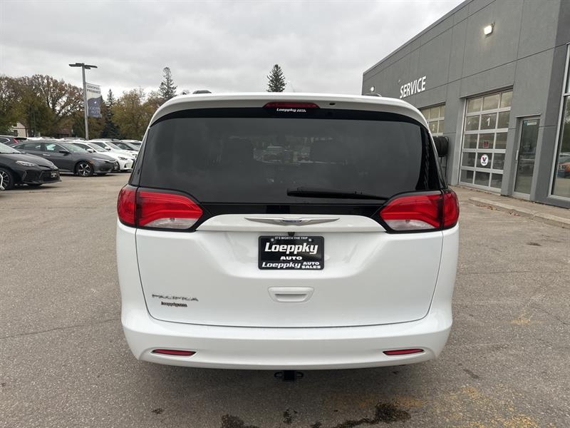 chrysler Pacifica 2017 - 14