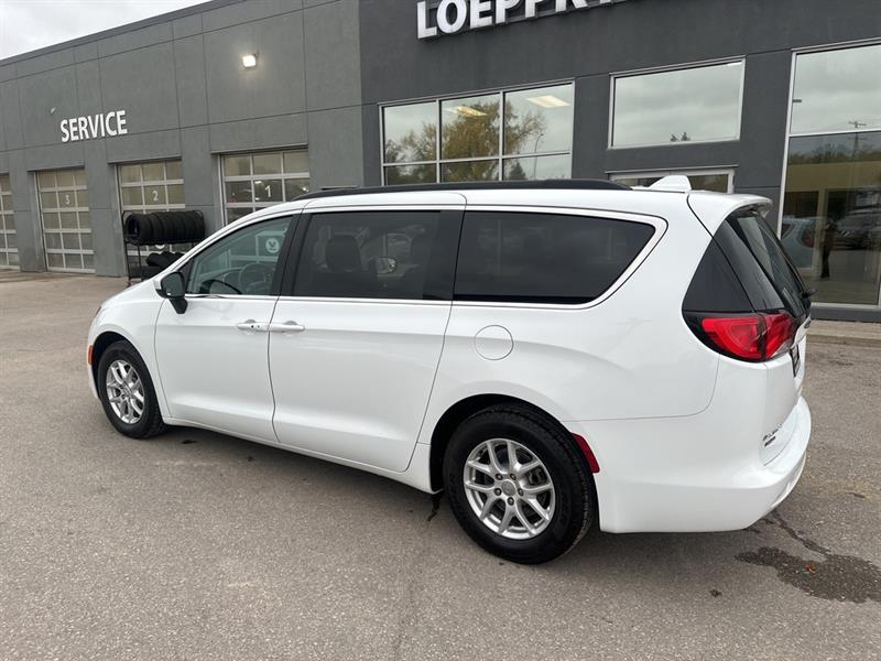 chrysler Pacifica 2017 - 16