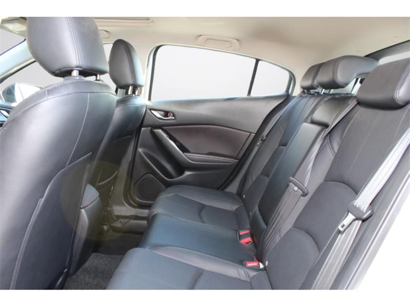 mazda Mazda3 2018 - 9