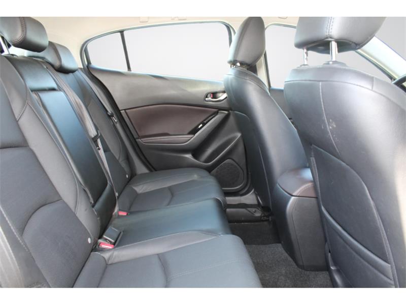 mazda Mazda3 2018 - 10