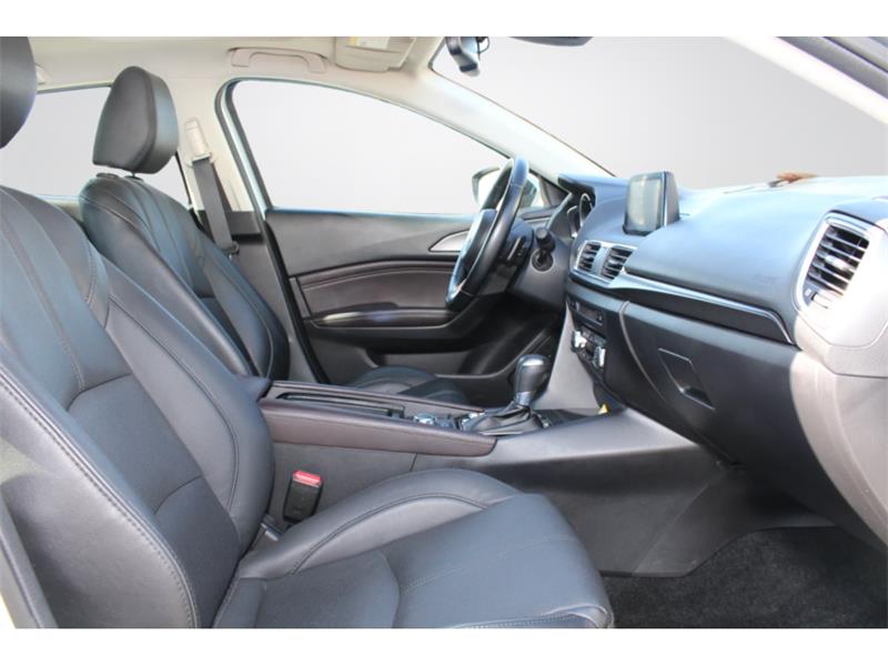 mazda Mazda3 2018 - 11