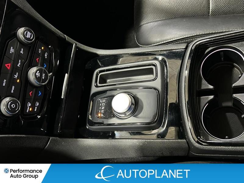 chrysler 300S 2023 - 26