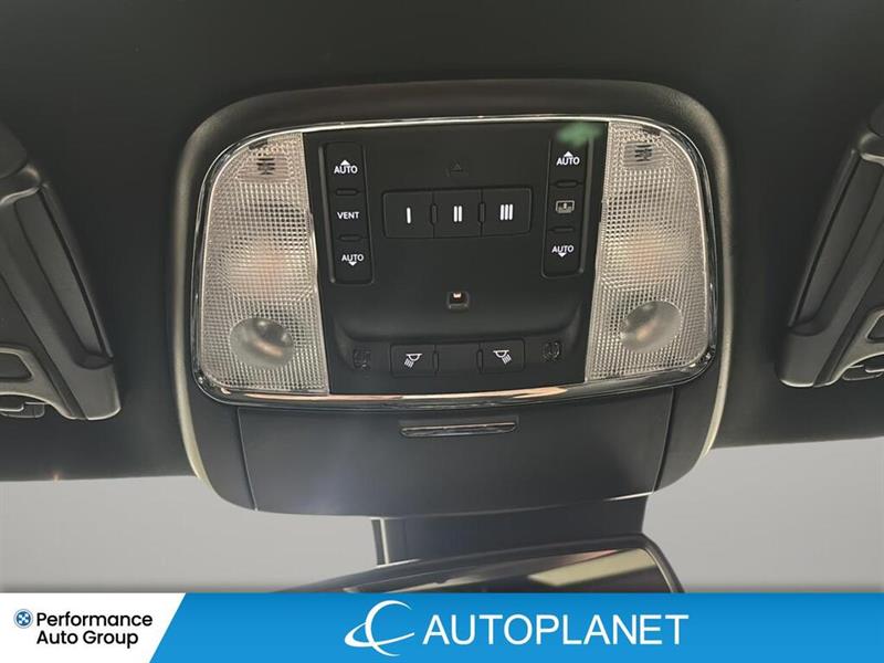 chrysler 300S 2023 - 32