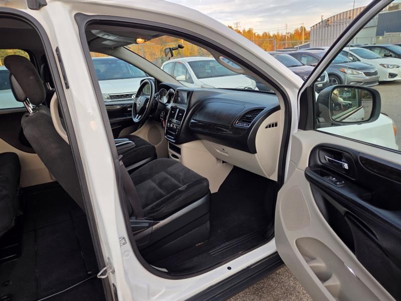 dodge Grand Caravan 2016 - 25