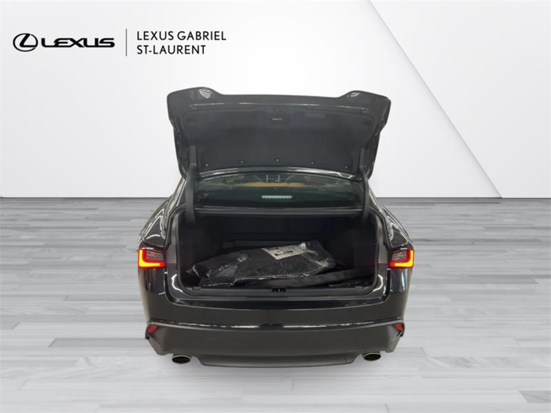 lexus IS 2023 - 9