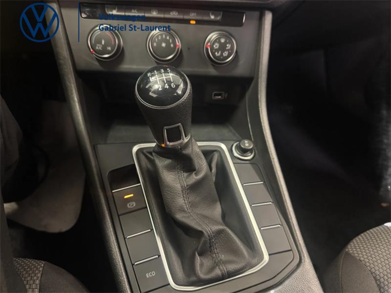 volkswagen Jetta 2019 - 15