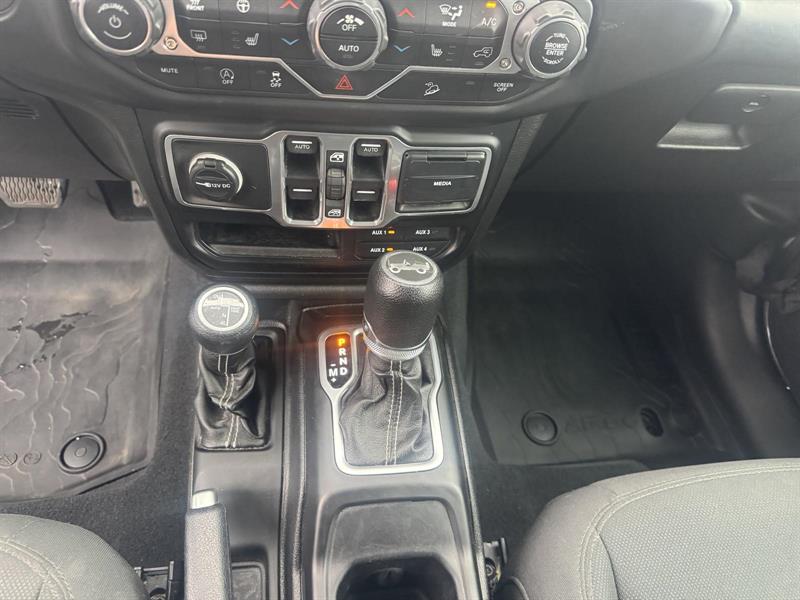 jeep WRANGLER UNLIMITED SAHARA 2018 - 11