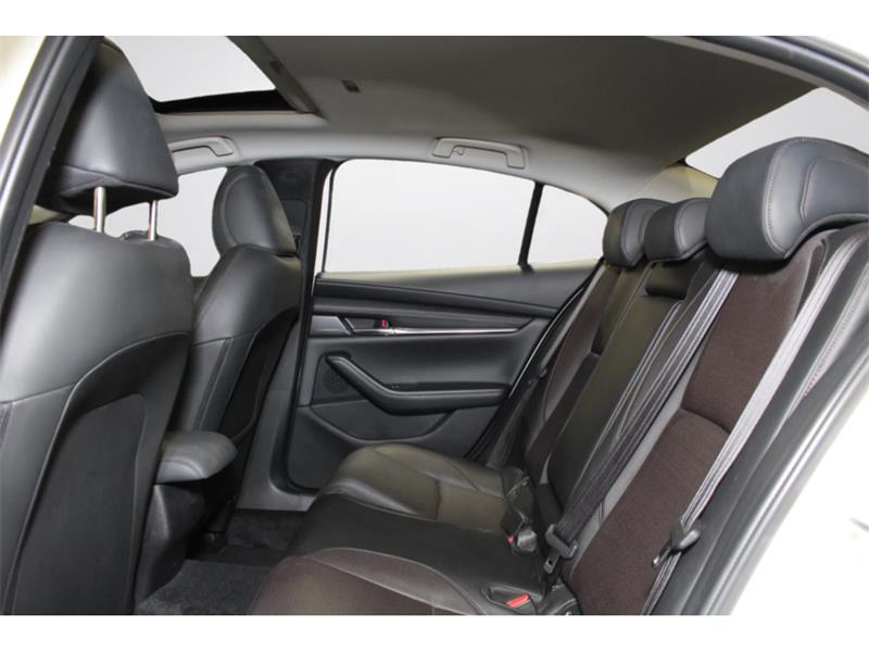 mazda Mazda3 2021 - 10