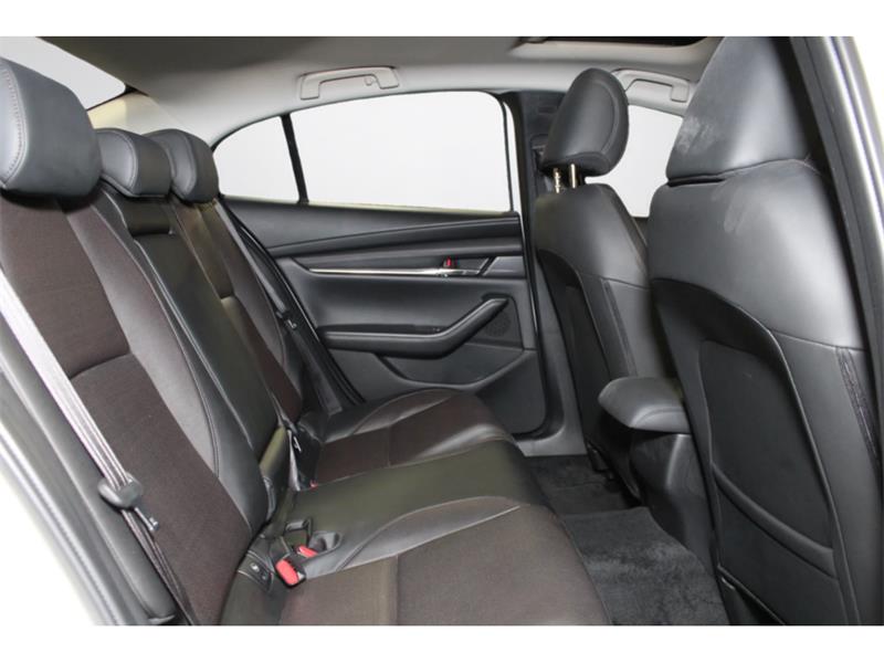 mazda Mazda3 2021 - 11