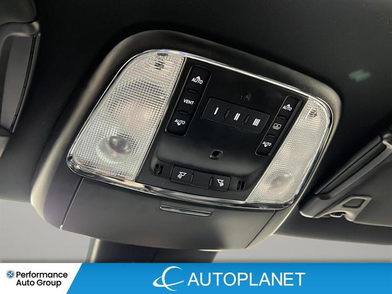 chrysler 300 2023 - 32