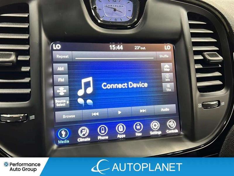 chrysler 300S 2023 - 28