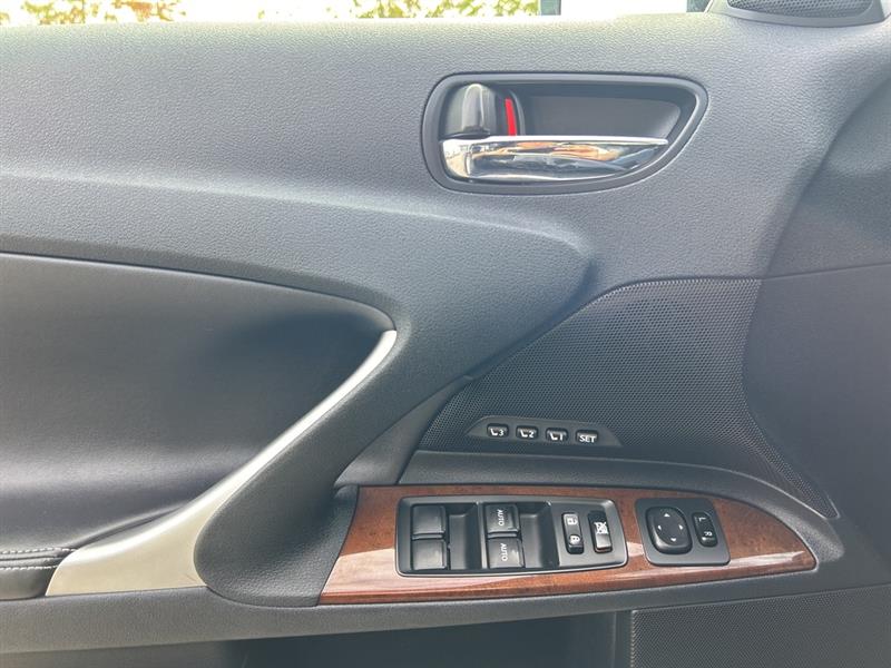 lexus IS250C 2010 - 10