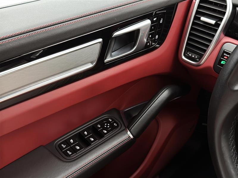 porsche Cayenne 2019 - 24