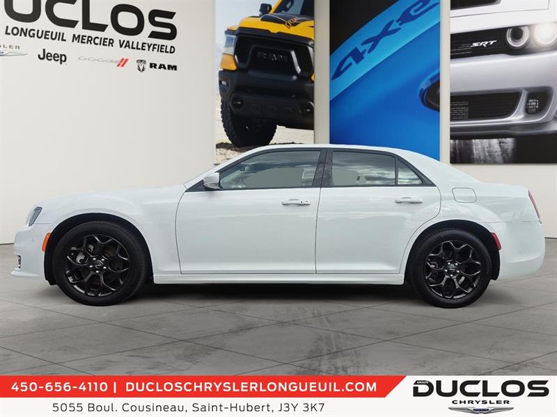 chrysler 300 2023 - 5