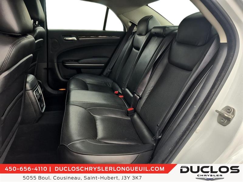 chrysler 300 2023 - 14