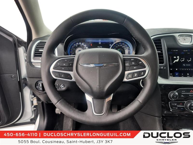 chrysler 300 2023 - 15