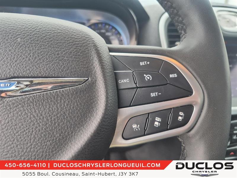 chrysler 300 2023 - 19