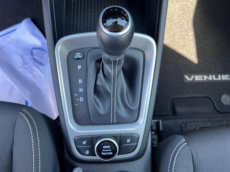 hyundai Venue 2023 - 19