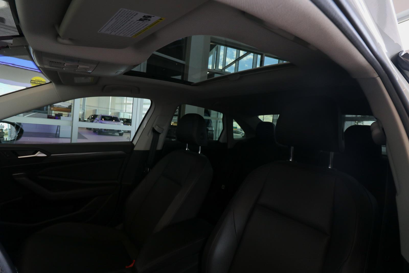 volkswagen Jetta 2021 - 12