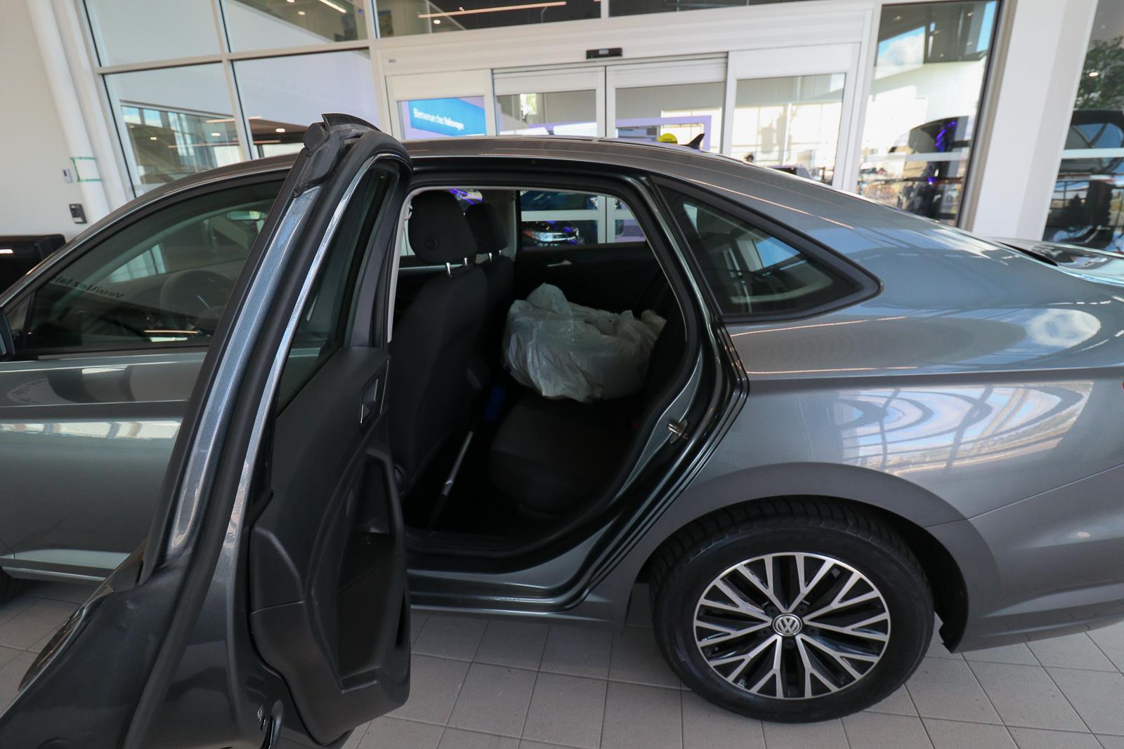 volkswagen Jetta 2020 - 16