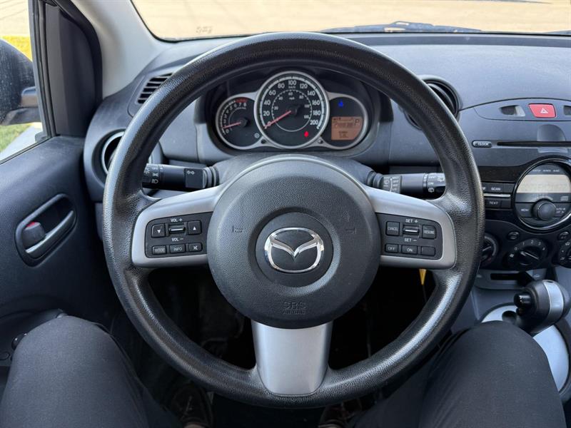 mazda Mazda2 2013 - 10