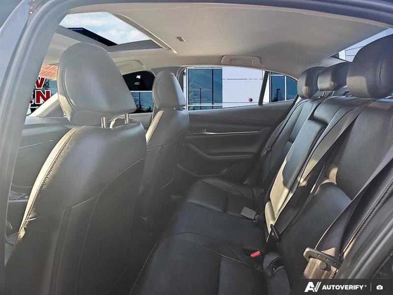 mazda Mazda3 2019 - 23