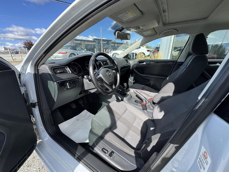 volkswagen Jetta 2017 - 13