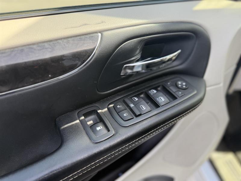 chrysler Town & Country 2014 - 12